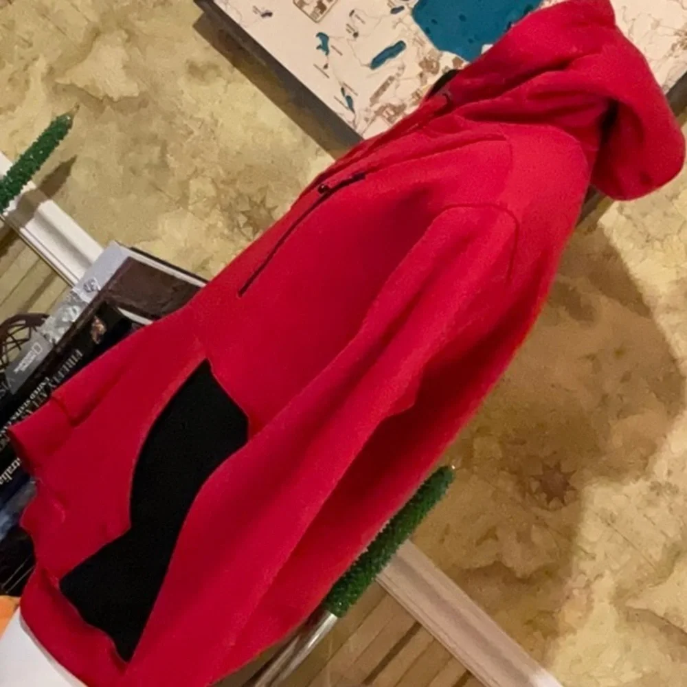 Cresta Bold Red and Black Men's Hoodie. NWT. Size XXL. MSRP $130